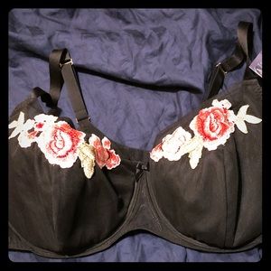 Floral embroidered Cacique Bra